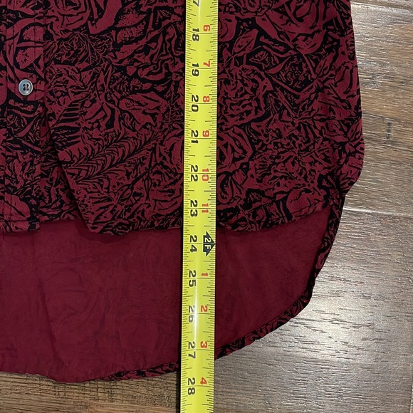 ROCK & REPUBLIC Rose Print Button Front Blouse Womens Medium - Picture 7 of 8